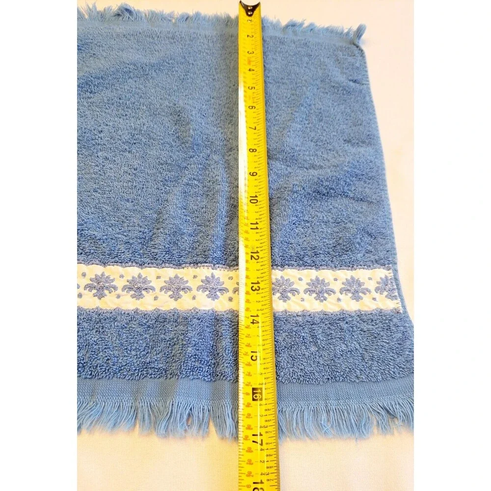 2 Vintage Wamsutta Heritage EMBROIDERED Finger Tip Hand Towel Cotton Blue White